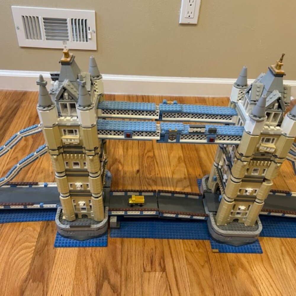 Good Condition Lego London Bridge Tower Set - Pre-owned